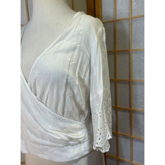 Japna Sm Cropped Crossover Top - Picture 1 of 15